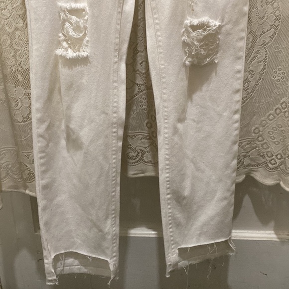 FASHIONOVA(NWT)-WHITE ‘DISTRESSED’ COTTON DENIM JUMPSUIT - Picture 9 of 11